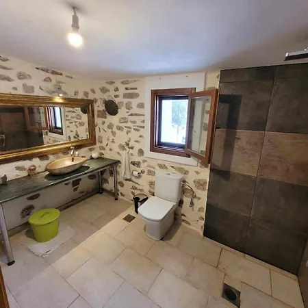 Little Up The Hills Villa *