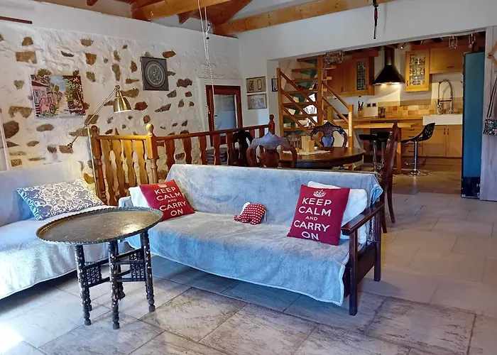 Little Up The Hills Villa *